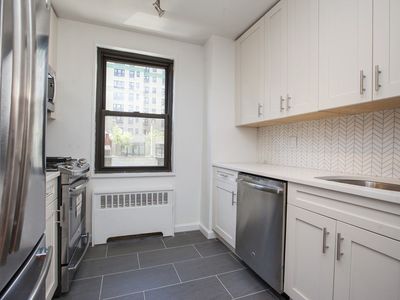 301 E 69th St APT 6D, New York, NY, 10021
