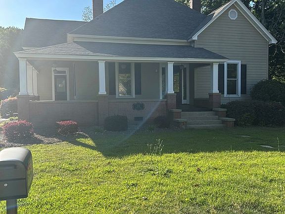 3rd image of 610 N Ridge Ave