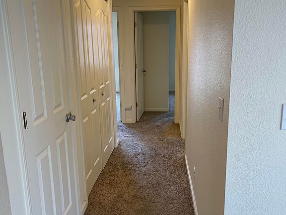 5th image of 1325 Howard Ct