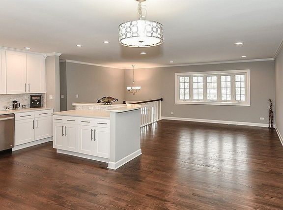 4th image of 237 Sterling Ct
