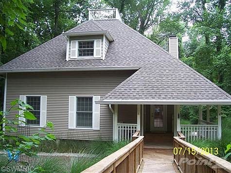 1st image of 14441 Pinewood Dr