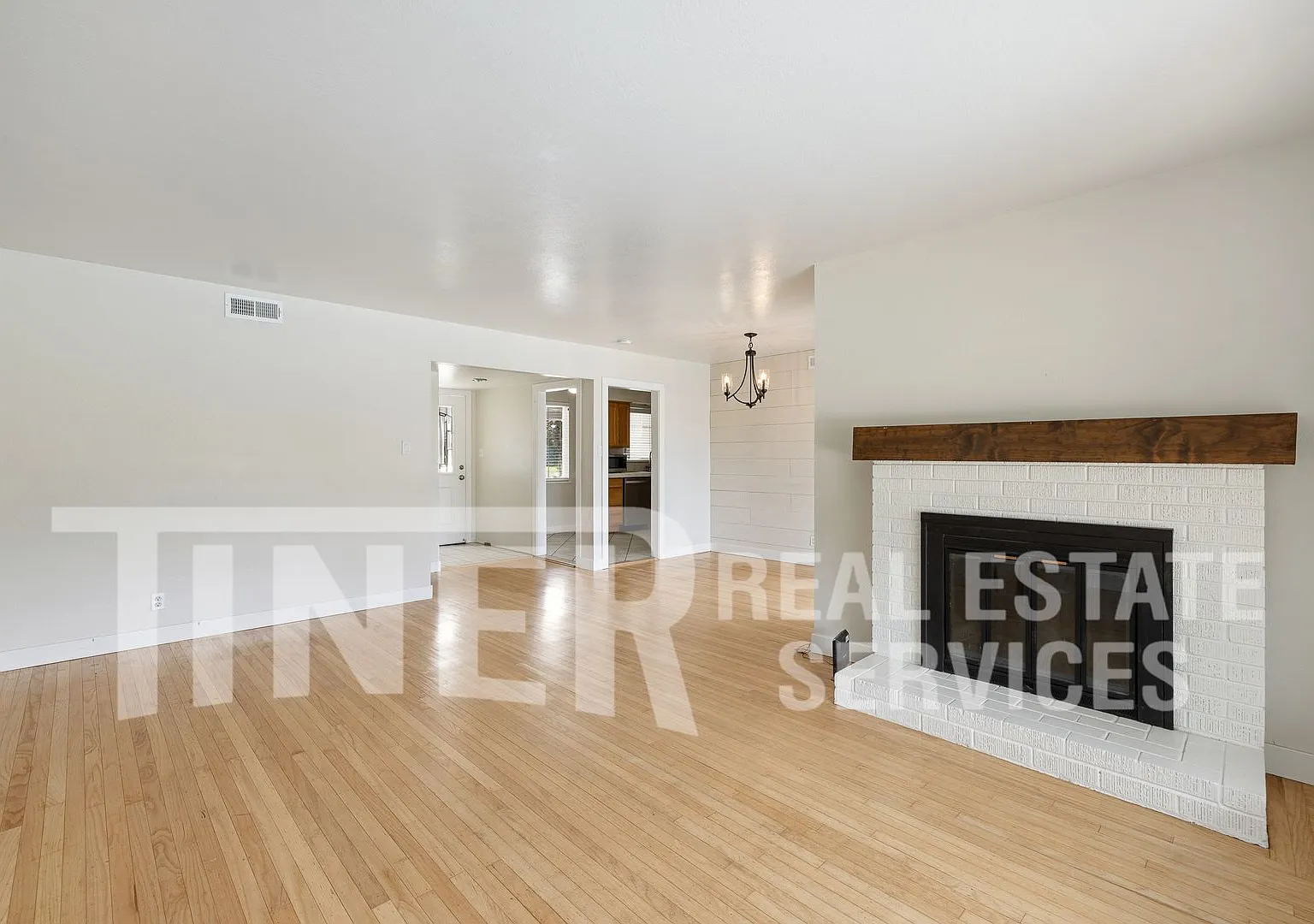 3831 Horton Lane - Tier 2- Beautiful Carmichael Home with POOL! — Photo 3