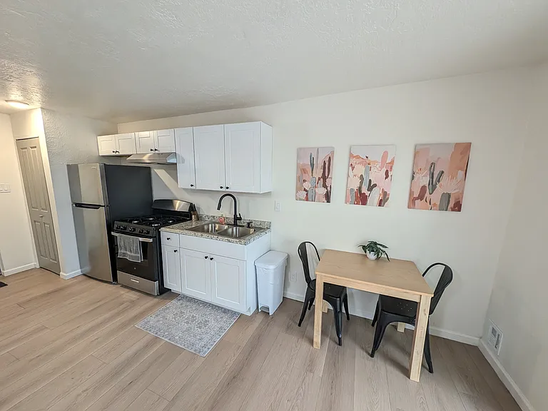 316 Princeton Dr SE #4 — Photo 4