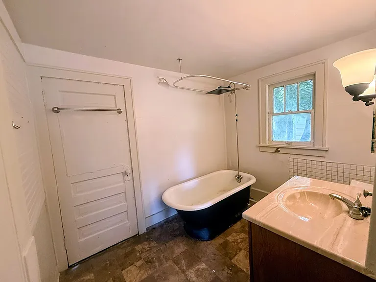 325 Grace Ave — Photo 13