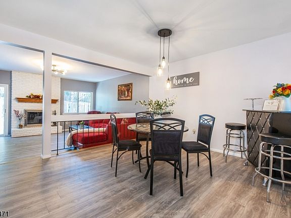 3rd image of 25 Chelsea Way