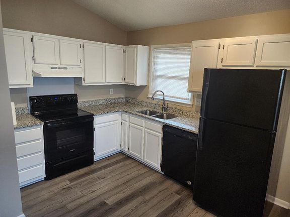 5th image of 1810 Saffron Pl
