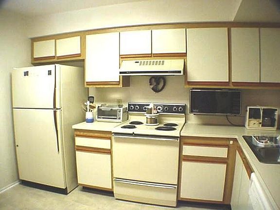 4th image of 3004 Clubview Dr #L4