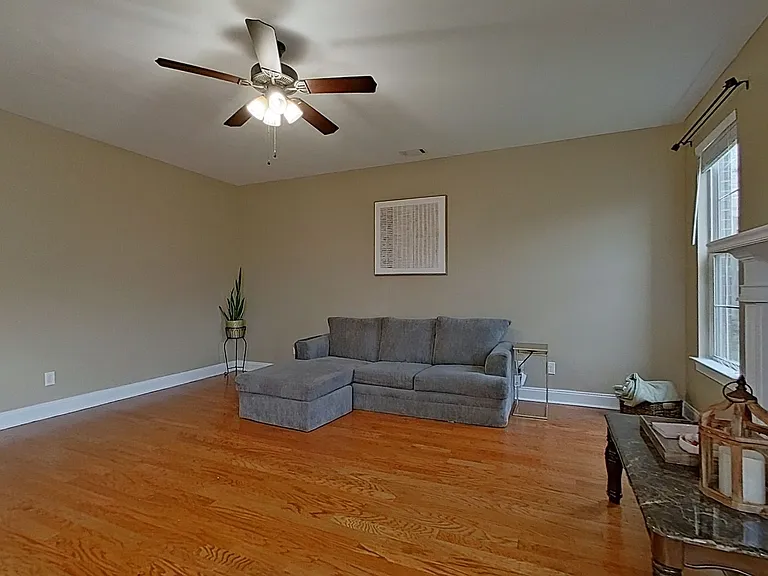 611 Baldwin Pl — Photo 12
