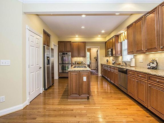 3rd image of 8314 Amberleigh Way