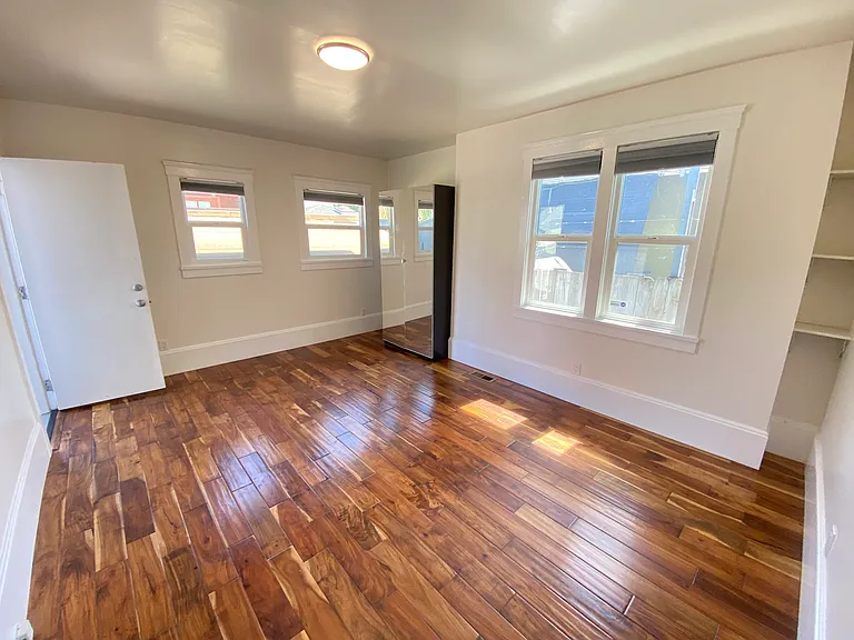 1604 Macarthur Blvd — Photo 11