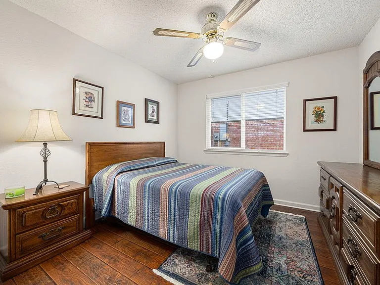 2306 Townhall Ln — Photo 4