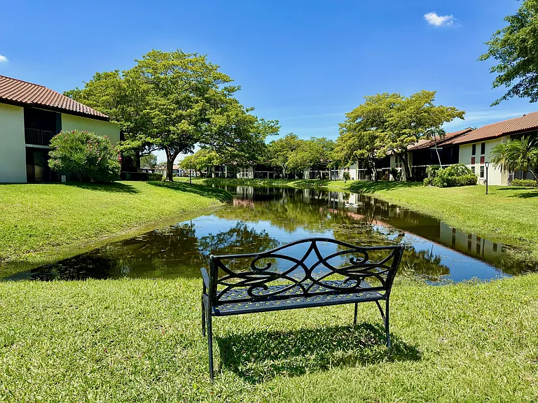 10615 Ocean Palm Way #102 — Photo 37