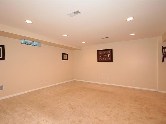 5th image of 240 Cleves Ave