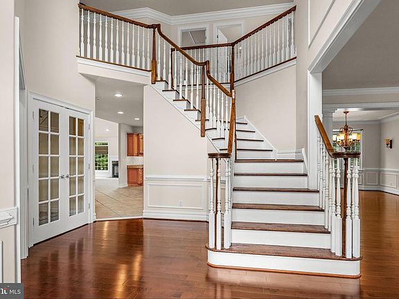 4th image of 1 Barney Ln