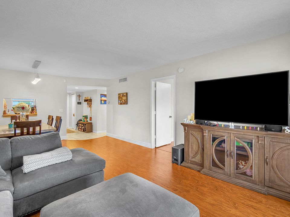 1st image of 2828 Casita Way #105