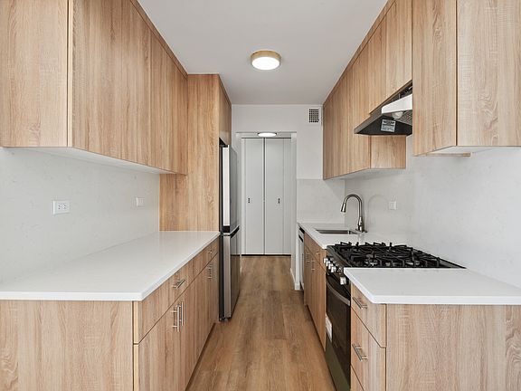 5th image of 1619 3rd Ave APT 20J