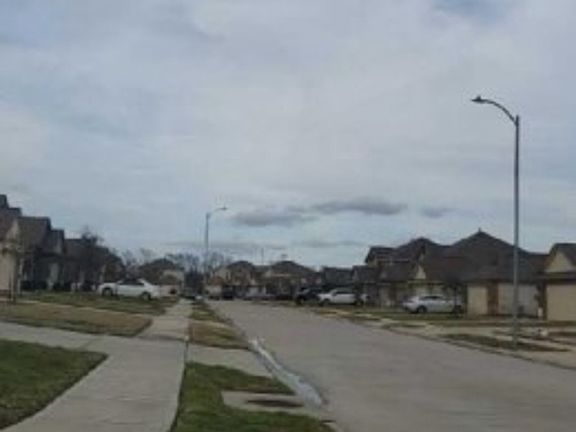 Exterior Neighborhood (street photo)