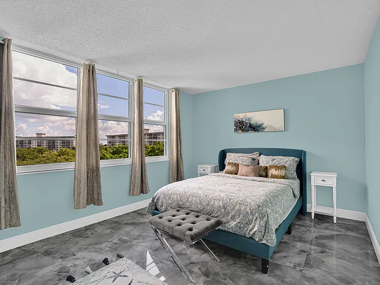 4015 W Palm Aire Dr #704 — Photo 17