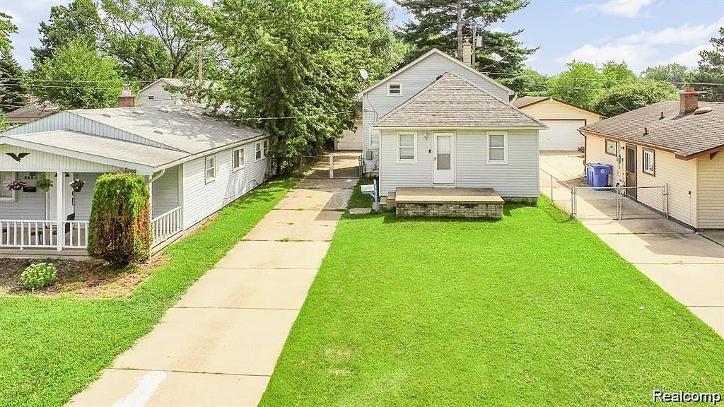 8676 Robindale Ave, photo 11