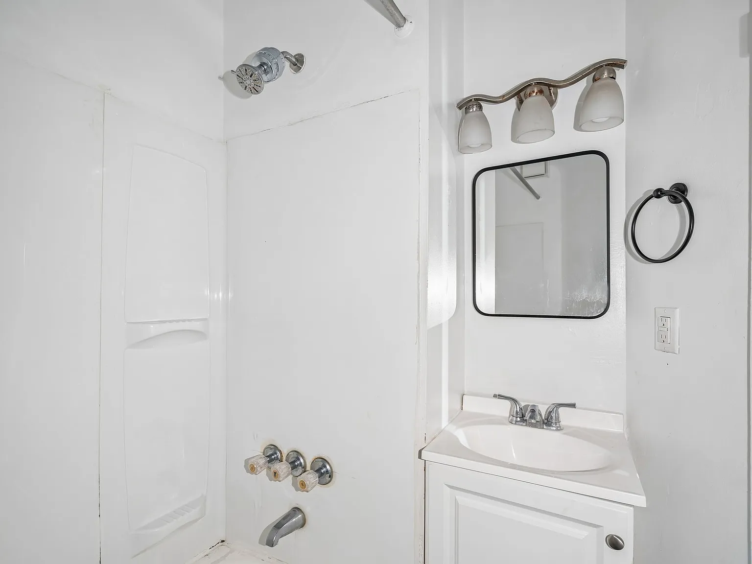 1 bed, $1,050 — Photo 3