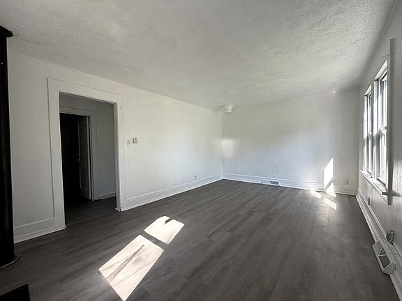 3rd image of 2143 Johnson St N