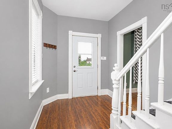 2nd image of 121 Victoria St