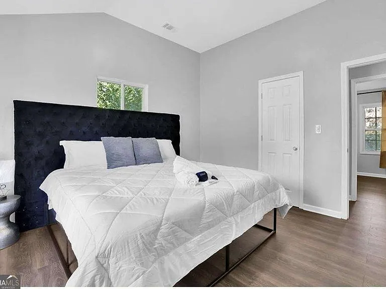 3162 Oakdale Rd — Photo 23