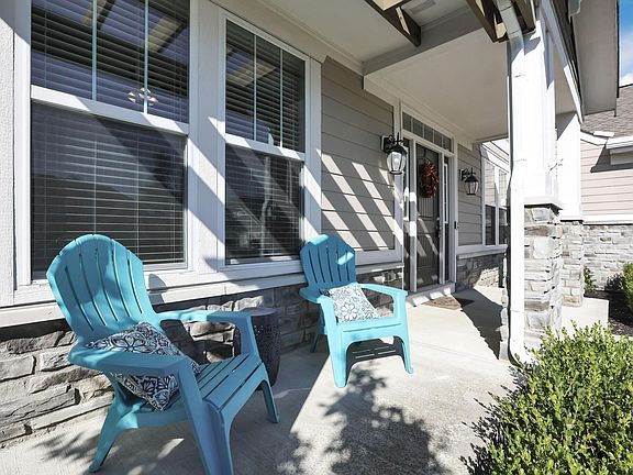 5th image of 3673 Goldenrod St