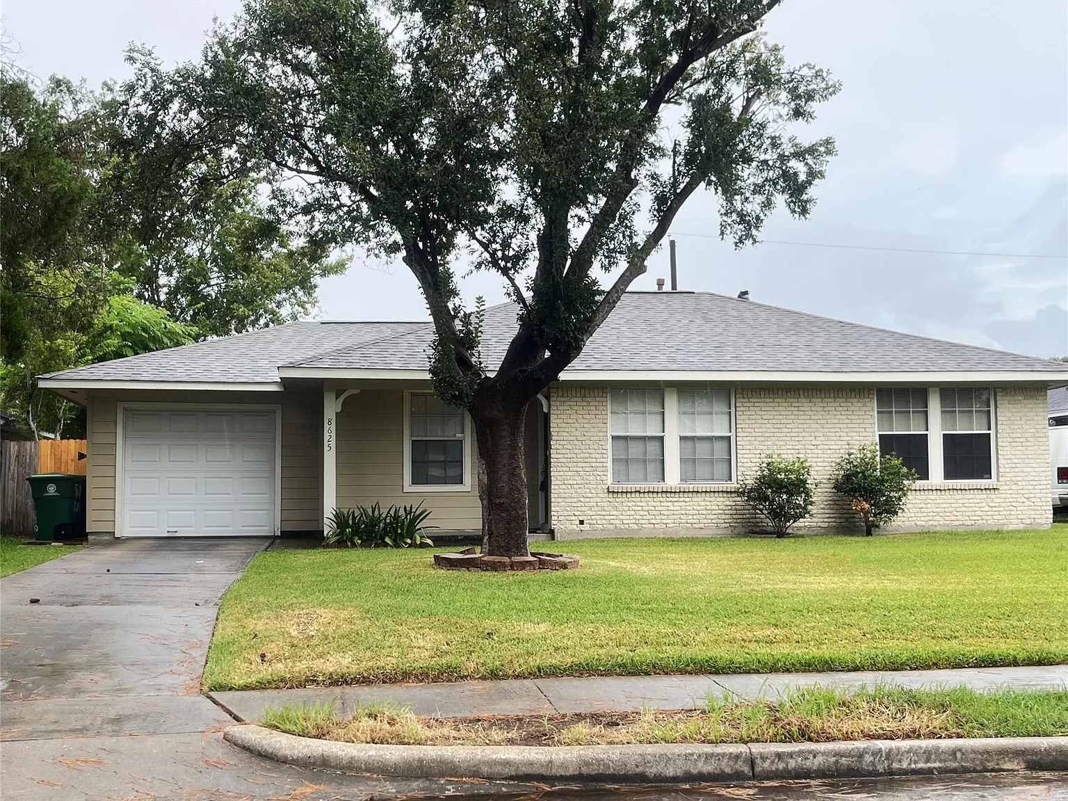 2 bed, 1.0 bath, 1028 sqft, $1,650 — Photo 1