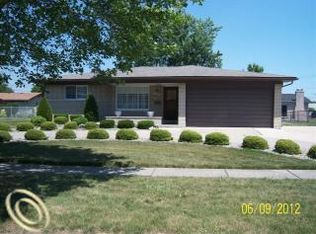 36652 Thomas Dr, Sterling Heights, MI 48312