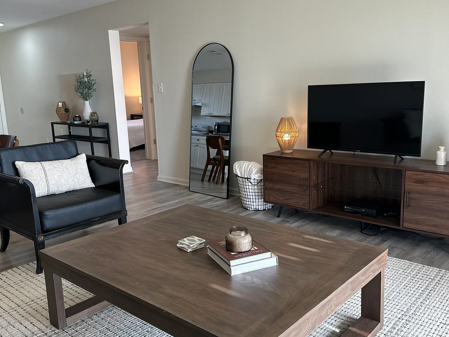 2 bed, 941 sqft, $1,800 — Photo 4