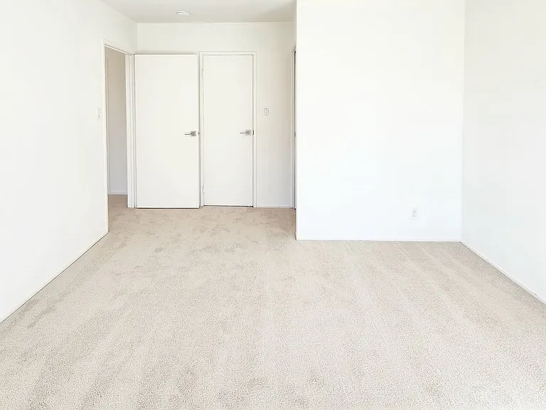 902 Peninsula Ave #405 — Photo 34