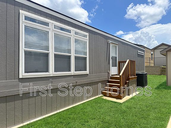 4th image of 1007 Conchas St