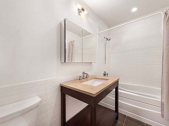 5th image of 365 Bridge St APT 5N