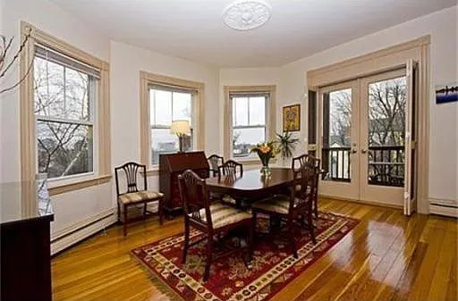 18 Sunset St #3C