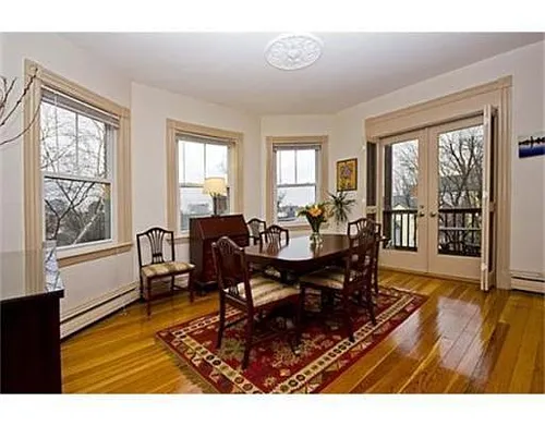 18 Sunset St Photo 1