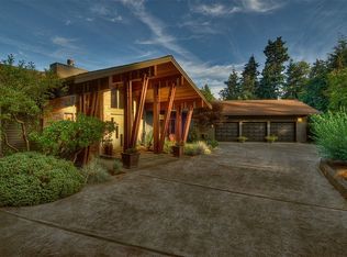 8425 SW 216th St, Vashon, WA 98070