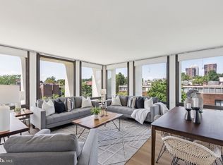 210 Locust St #2DW, Philadelphia, PA 19106