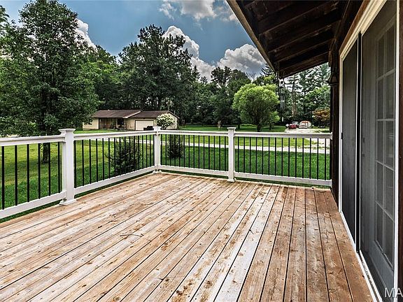 5th image of 71 Shady Oaks Dr