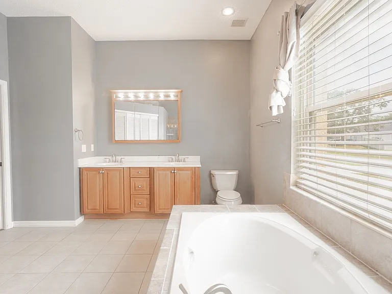 10435 Crestfield Dr — Photo 30