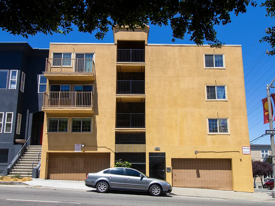 600 Oak Street
