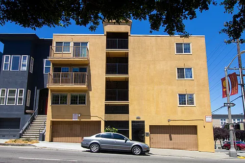 600 Oak St Photo 1