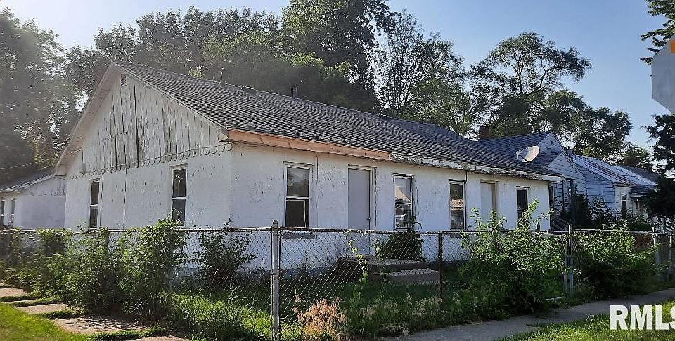 2nd image of 400 Chicago St #400