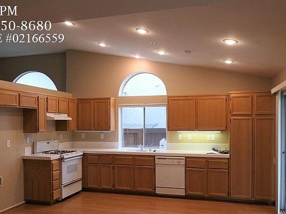2nd image of 14084 Catalina Ct