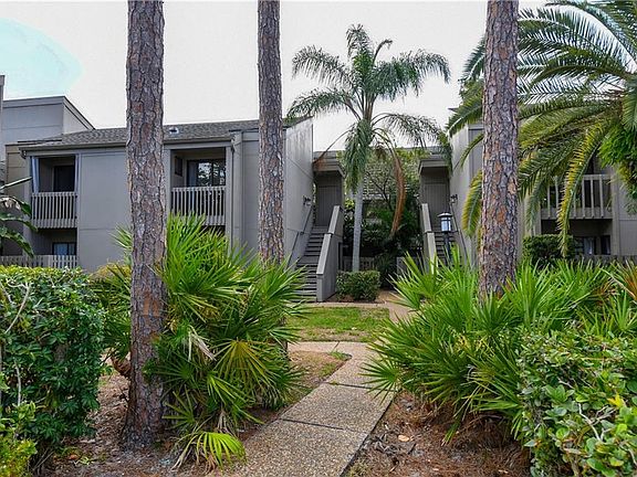 2nd image of 215 Woodland Dr #215