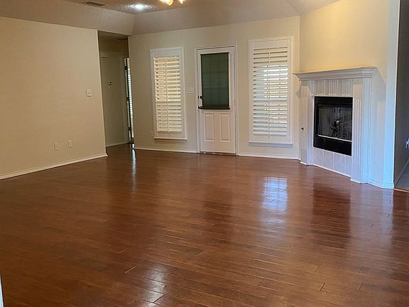 3rd image of 3708 Oakridge Ct