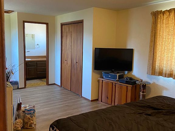 5th image of 440-444 NE 9th St
