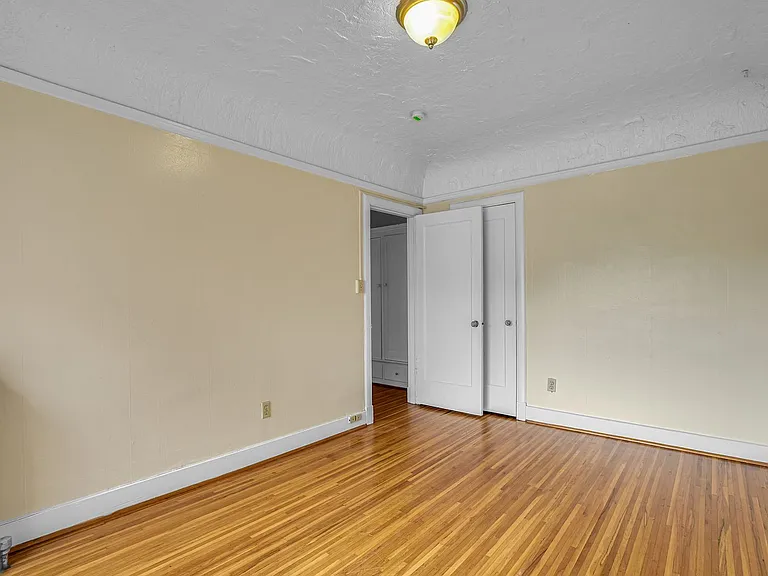 2052 SE Hawthorne Blvd — Photo 27