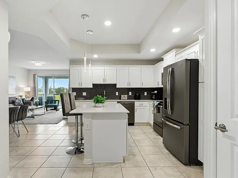 Paradox Cir — Photo 13