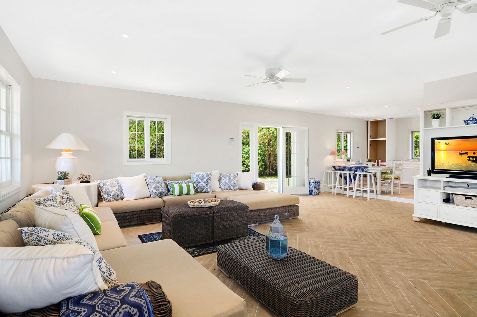  Guest wing open living area with kitchenette 